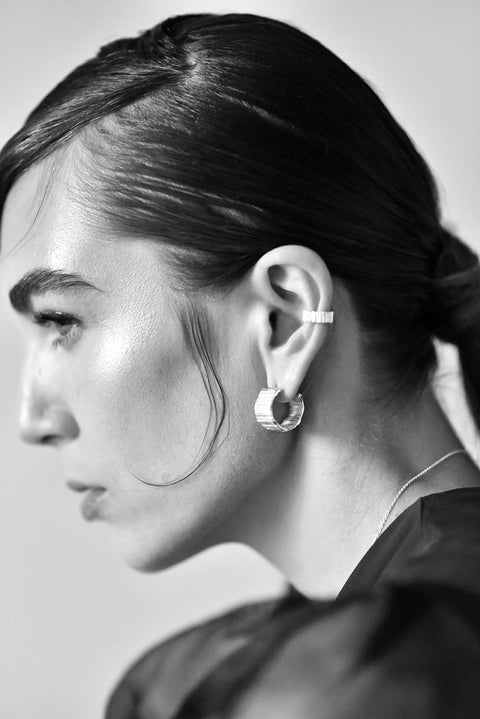 Stratum ear cuff