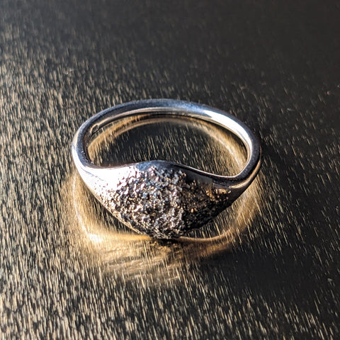 Ring with structure 02 | Synergy | Summer Sale