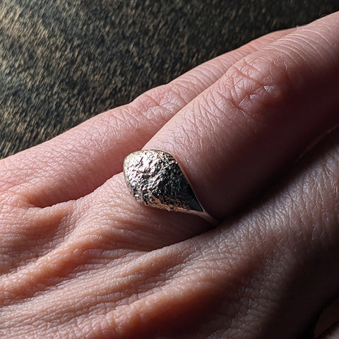 Ring with structure 02 | Synergy | Summer Sale